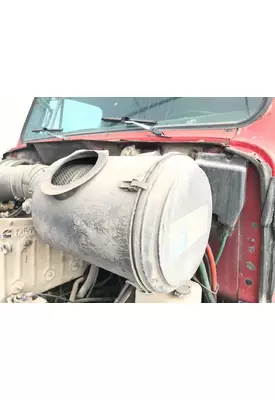 International 8200 Air Cleaner