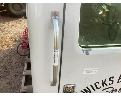 International 8200 Body, Misc. Parts