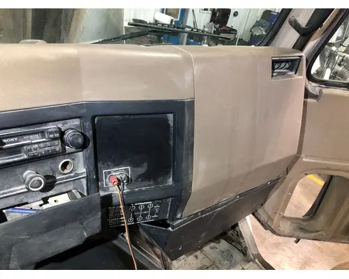International 8200 Dash Assembly