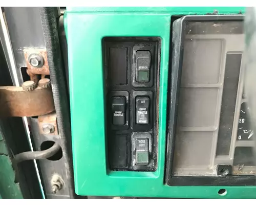 Dash Panel International 8200 Vander Haags Inc Cb