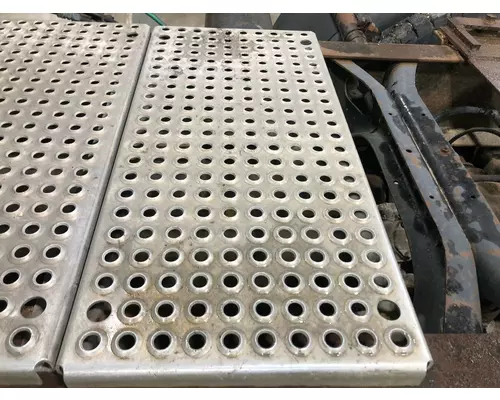 International 8200 Deckplate