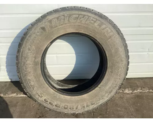 International 8200 Tires