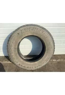 International 8200 Tires