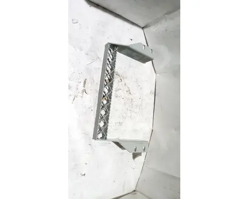 Step INTERNATIONAL 8300 Marshfield Transportation Products