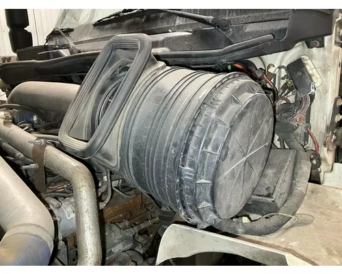 International 8600 Air Cleaner