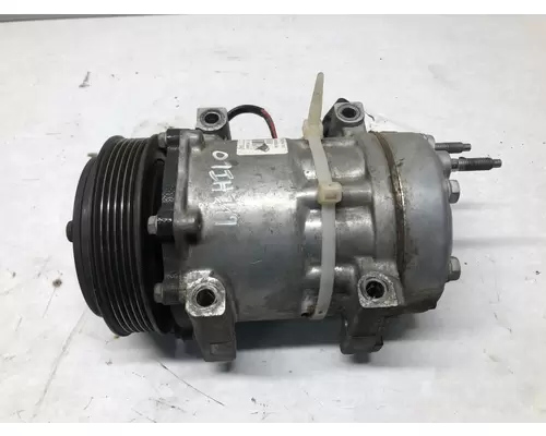 International 8600 Air Conditioner Compressor