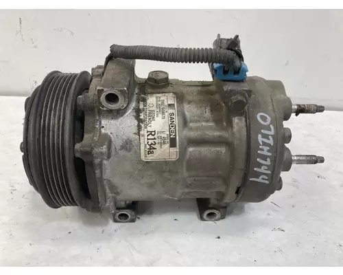 International 8600 Air Conditioner Compressor