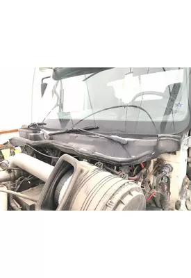 International 8600 Cowl