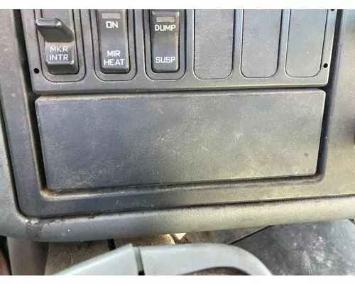 International 8600 Dash Assembly