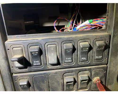 International 8600 Dash Assembly