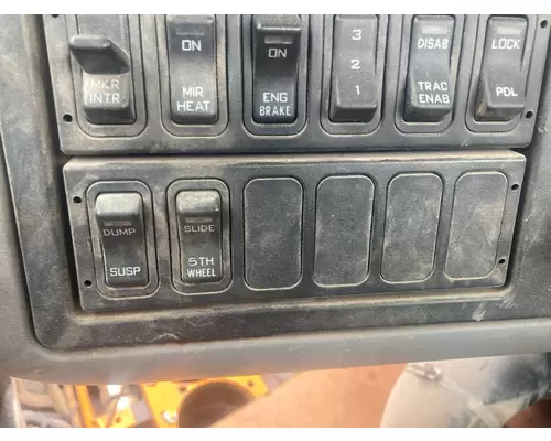 International 8600 Dash Assembly