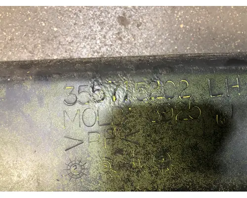 International 8600 Fender