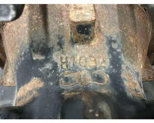 International 8600 Hub