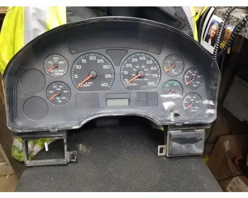 International 8600 Instrument Cluster