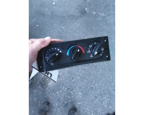 Temperature Control INTERNATIONAL 8600 LKQ Heavy Truck - Tampa