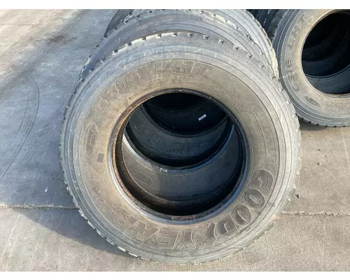 International 8600 Tires