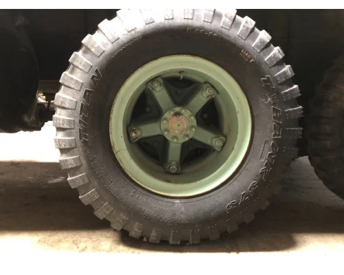 International 875186R1 Axle Shaft
