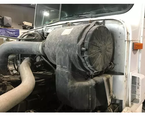 International 9100 Air Cleaner