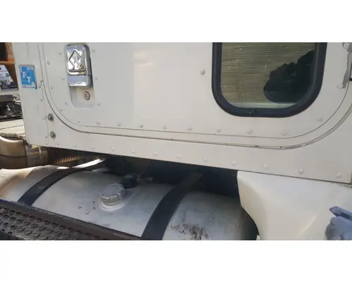 International 9100 Cab