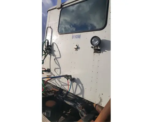 International 9100 Cab