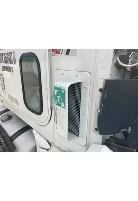 International 9100 Cowl