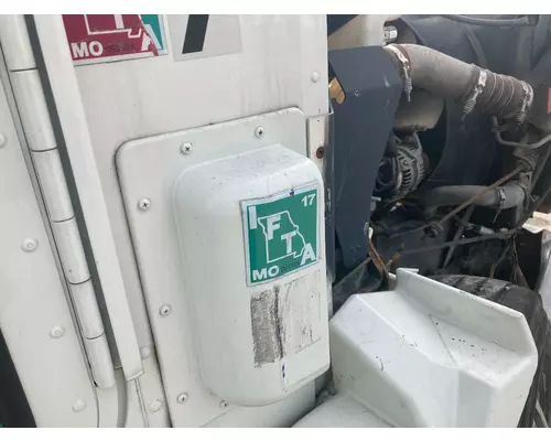 International 9100 Cowl