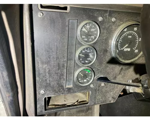 International 9100 Dash Assembly