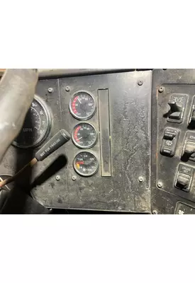 International 9100 Dash Assembly