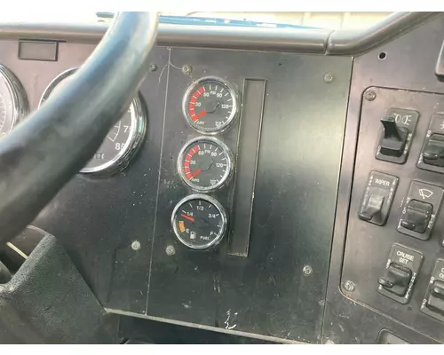 International 9100 Dash Assembly