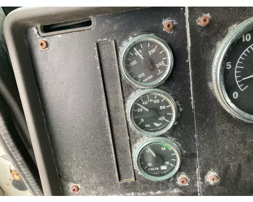 International 9100 Dash Assembly