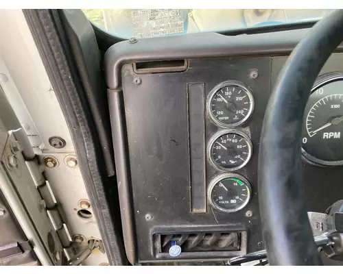 International 9100 Dash Panel