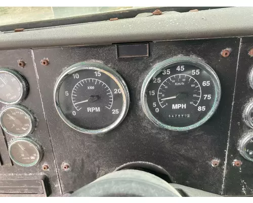 International 9100 Instrument Cluster