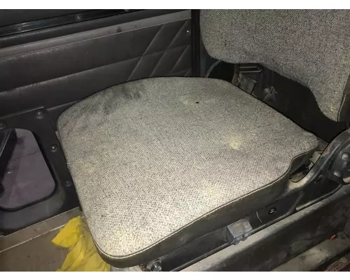 International 9100 Seat (non-Suspension)
