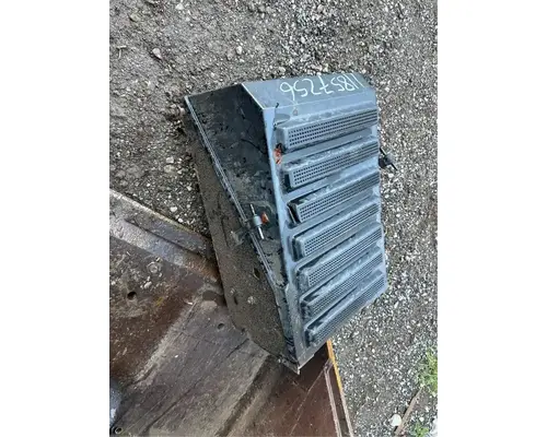 Battery Box International 9100I Dixie Truck Centre