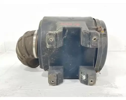 International 9200I Air Cleaner