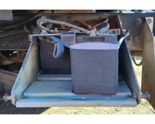 International 9200I Battery Box