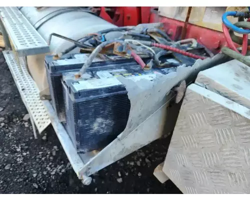 International 9200I Battery Box