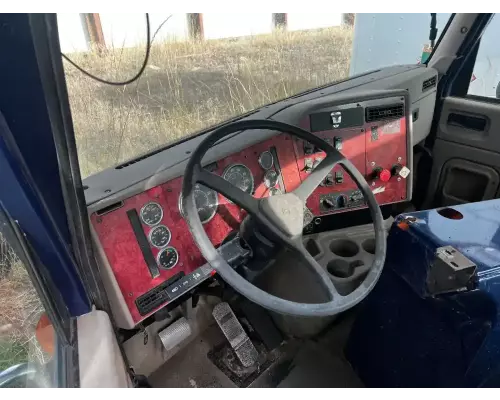 International 9200I Cab