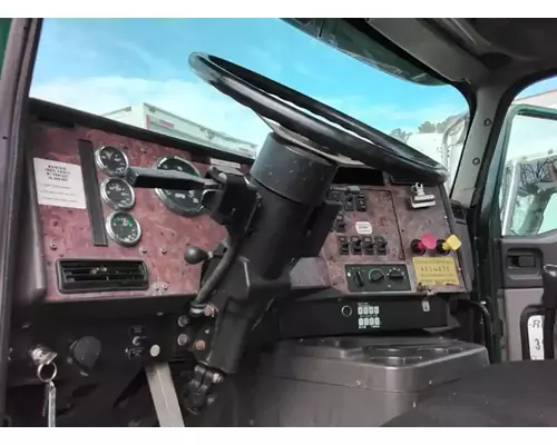 International 9200I Dash Assembly