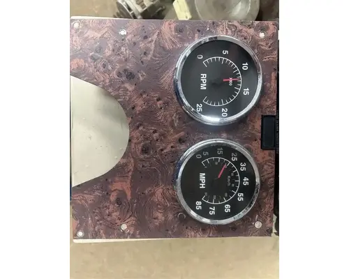 International 9200I Instrument Cluster