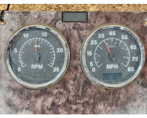 International 9200I Instrument Cluster