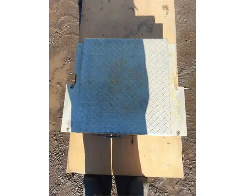 International 9200I Tool Box