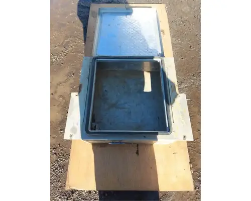 International 9200I Tool Box