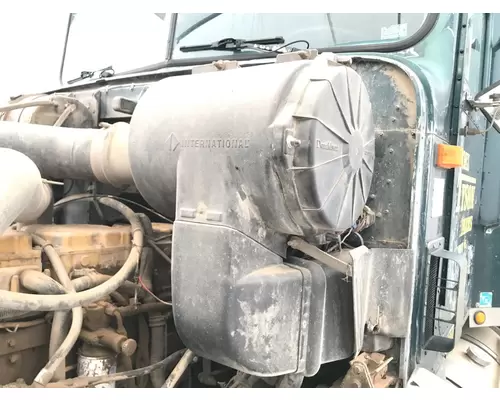 International 9200 Air Cleaner