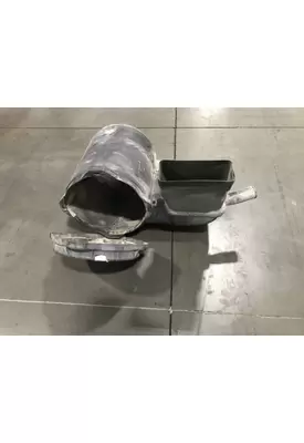 International 9200 Air Cleaner