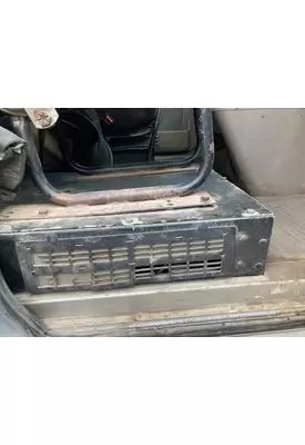 International 9200 Body, Misc. Parts