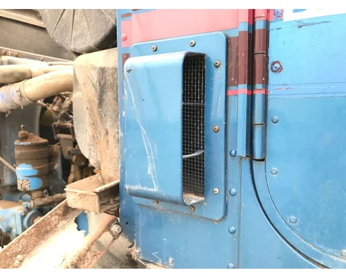 International 9200 Body, Misc. Parts