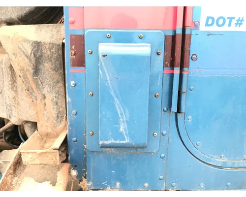 International 9200 Body, Misc. Parts