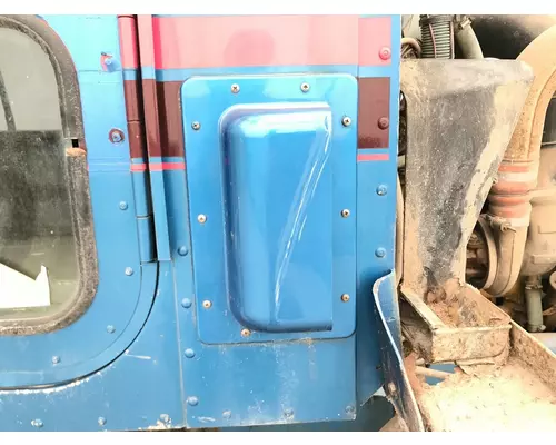 International 9200 Cab Misc. Exterior Parts