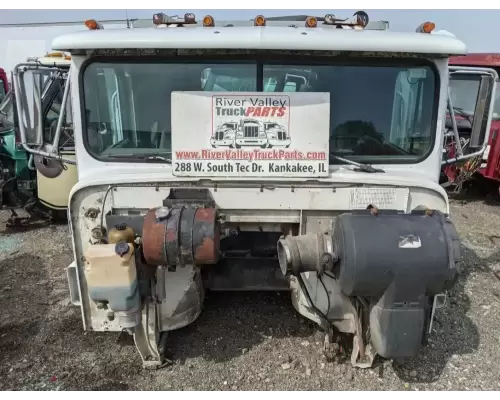 International 9200 Cab